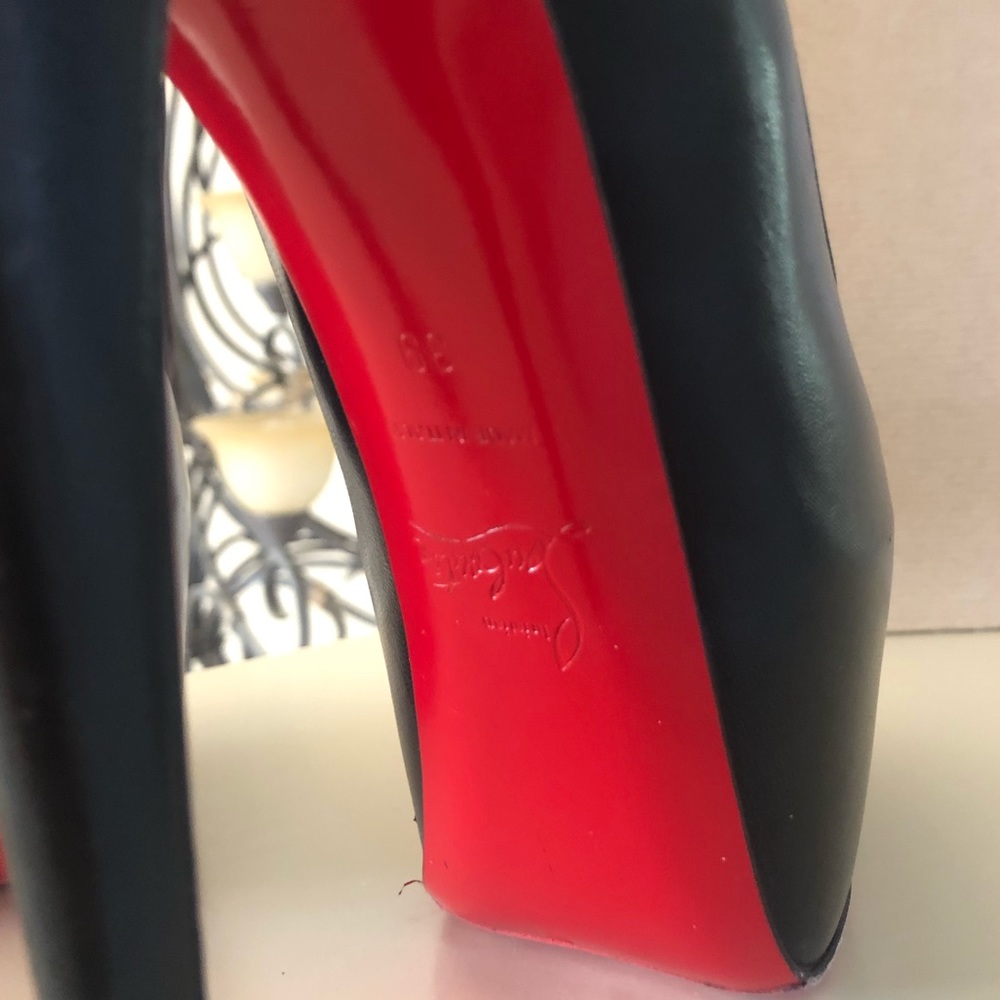 Ultra High - Christian Louboutin Black Pump - Picture 2 of 4